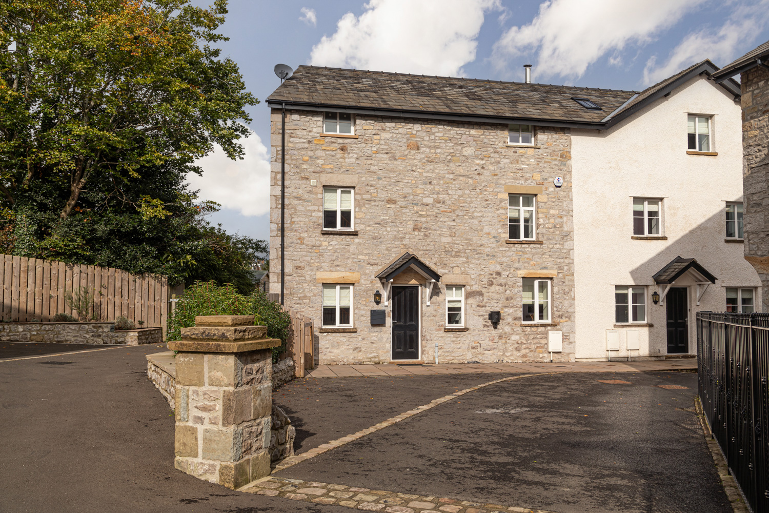 1 Cressbrook Mews