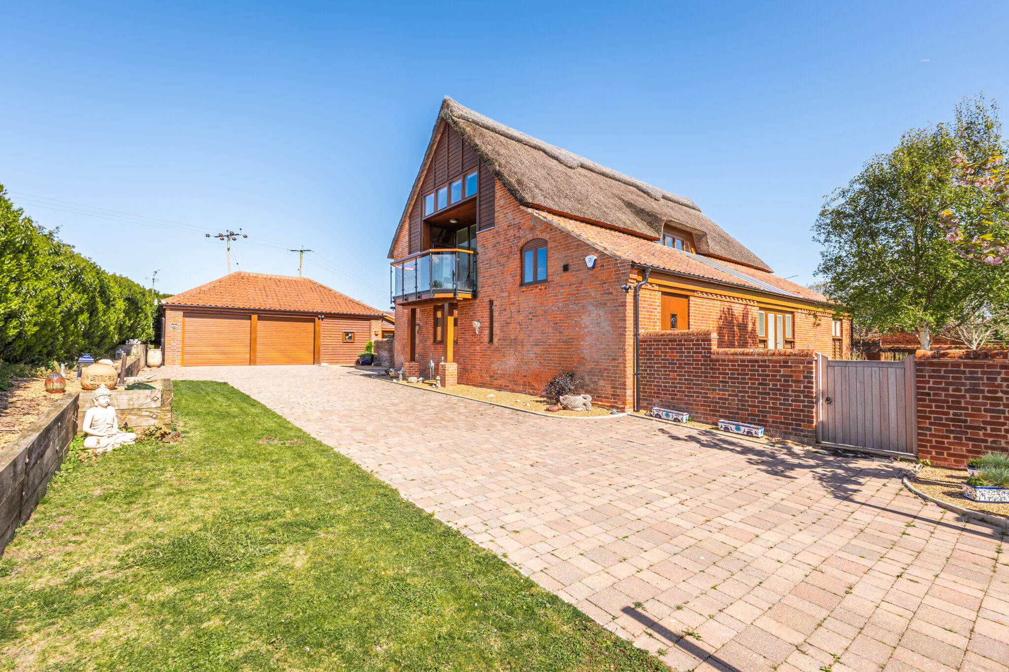 14 Broad Lane