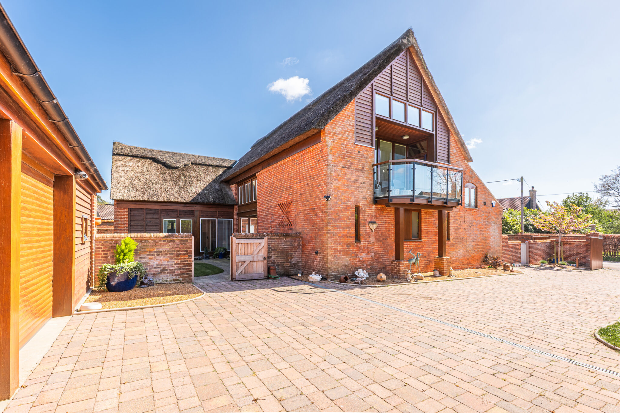 14 Broad Lane