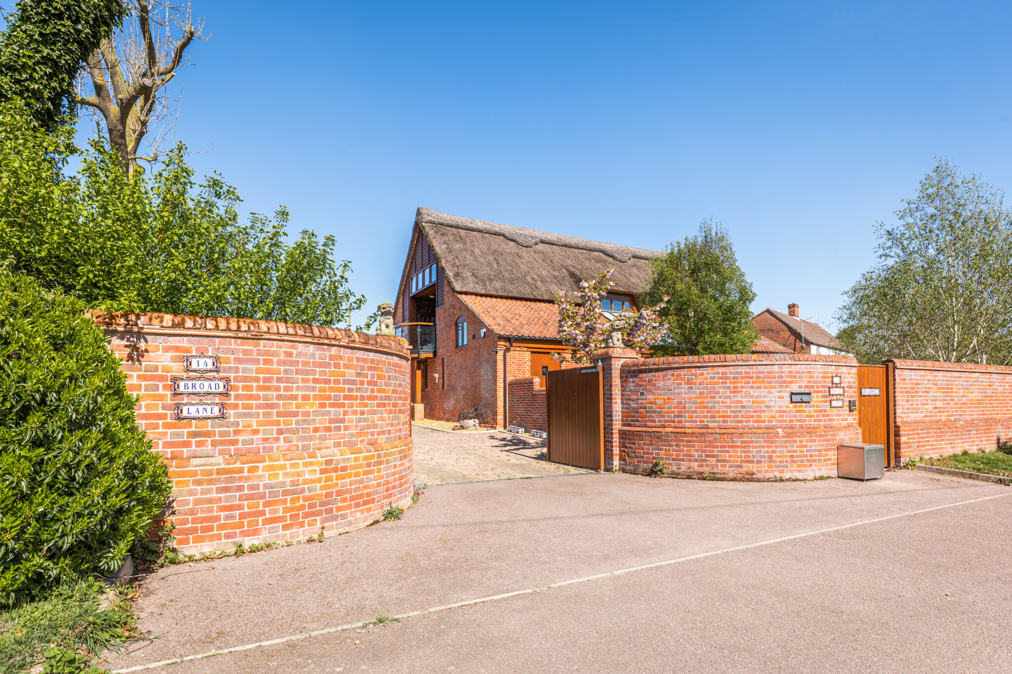 14 Broad Lane
